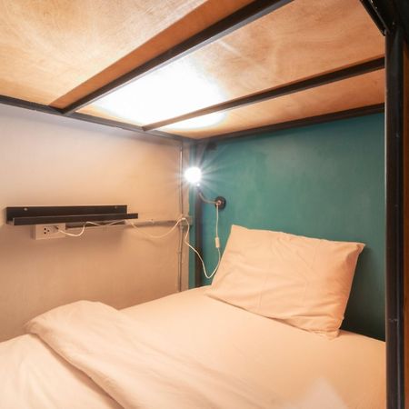 4Share Hostel (Adults Only) Bangkok Exterior photo