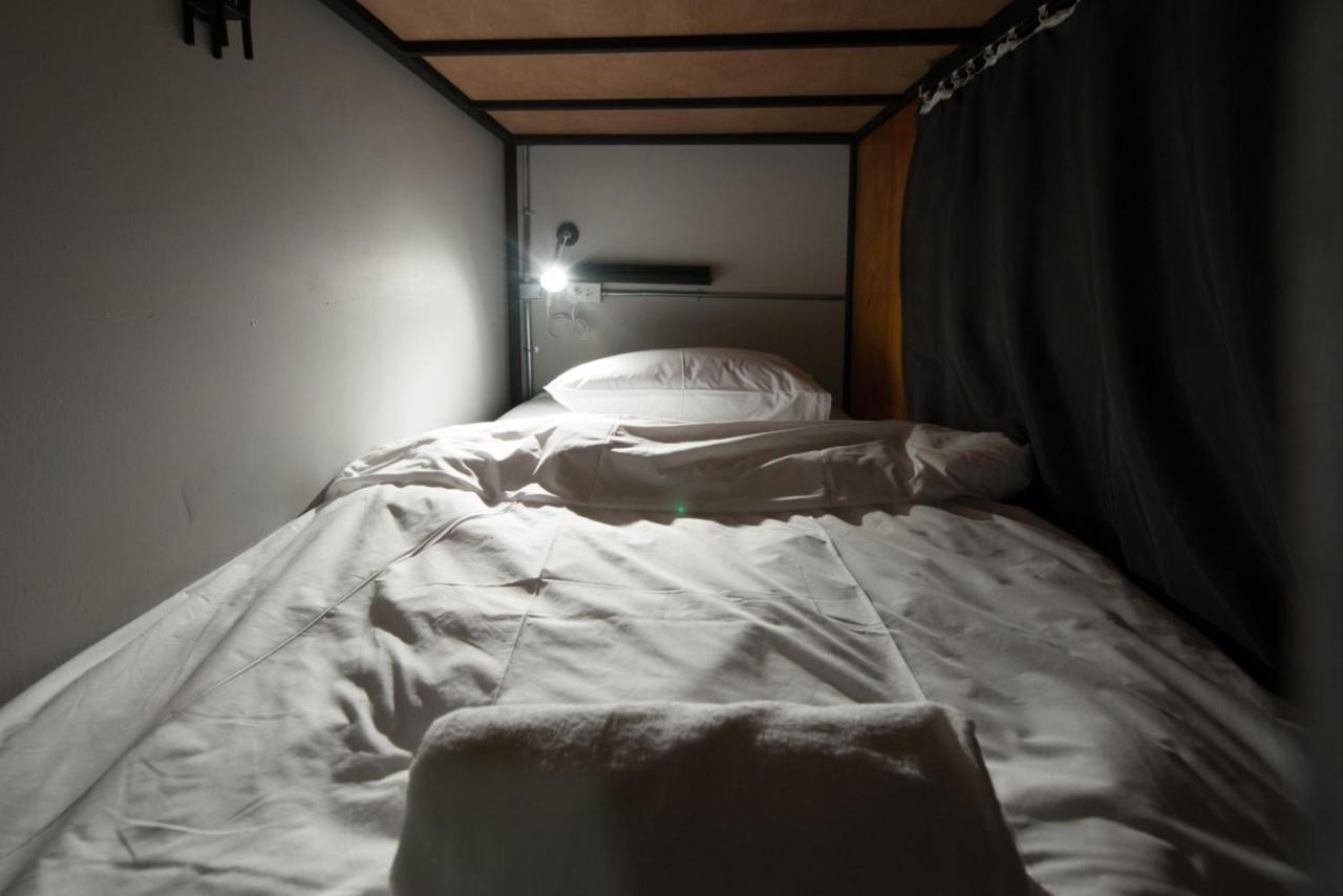 4Share Hostel (Adults Only) Bangkok Exterior photo