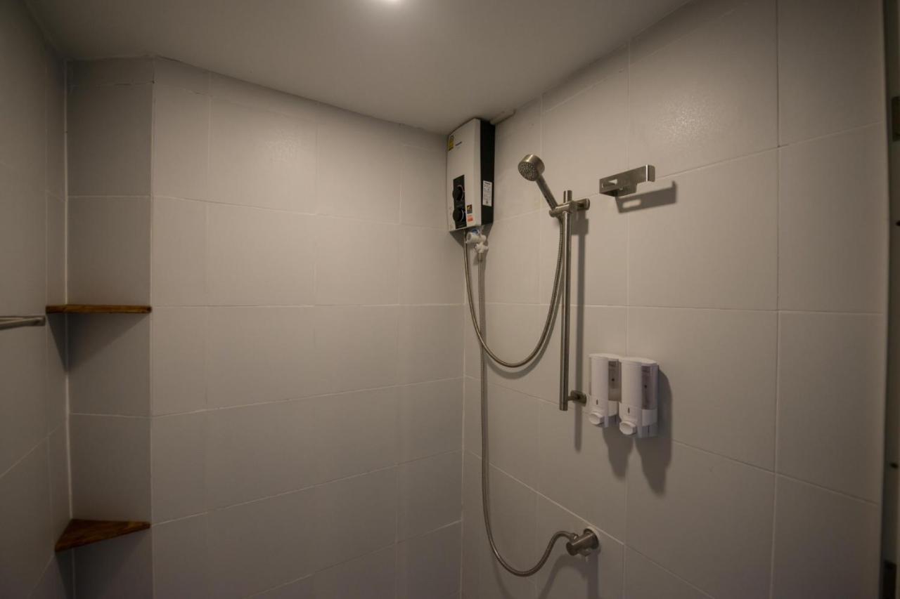 4Share Hostel (Adults Only) Bangkok Exterior photo