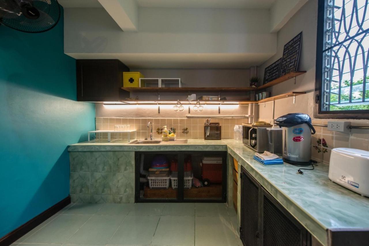 4Share Hostel (Adults Only) Bangkok Exterior photo