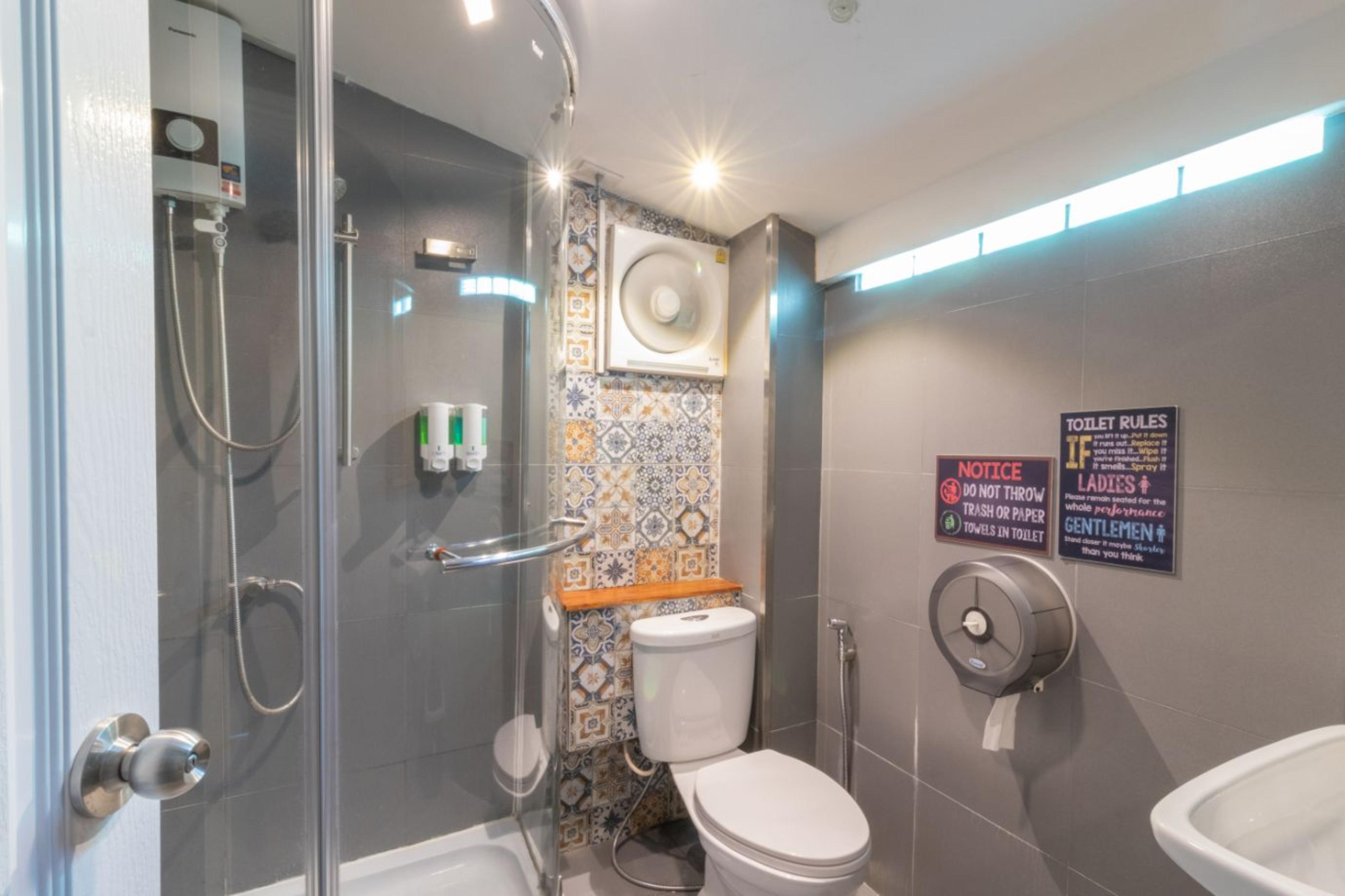 4Share Hostel (Adults Only) Bangkok Exterior photo