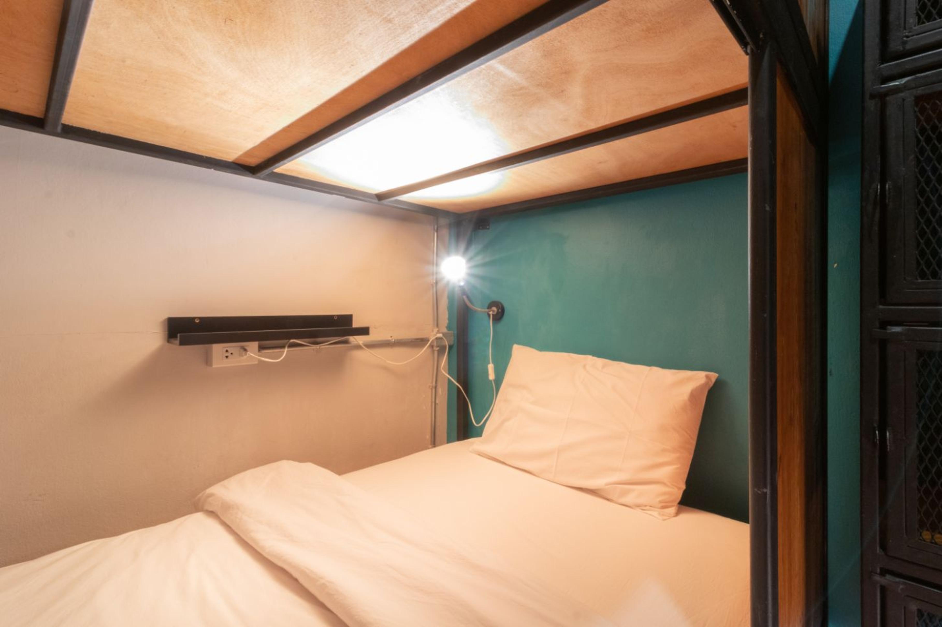 4Share Hostel (Adults Only) Bangkok Exterior photo