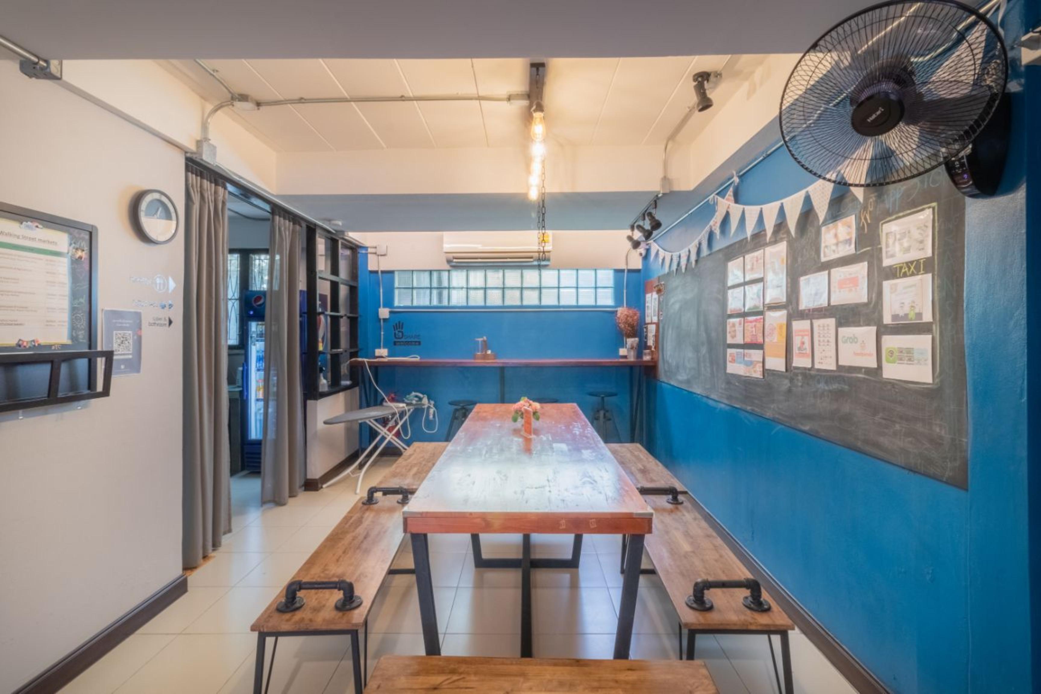 4Share Hostel (Adults Only) Bangkok Exterior photo